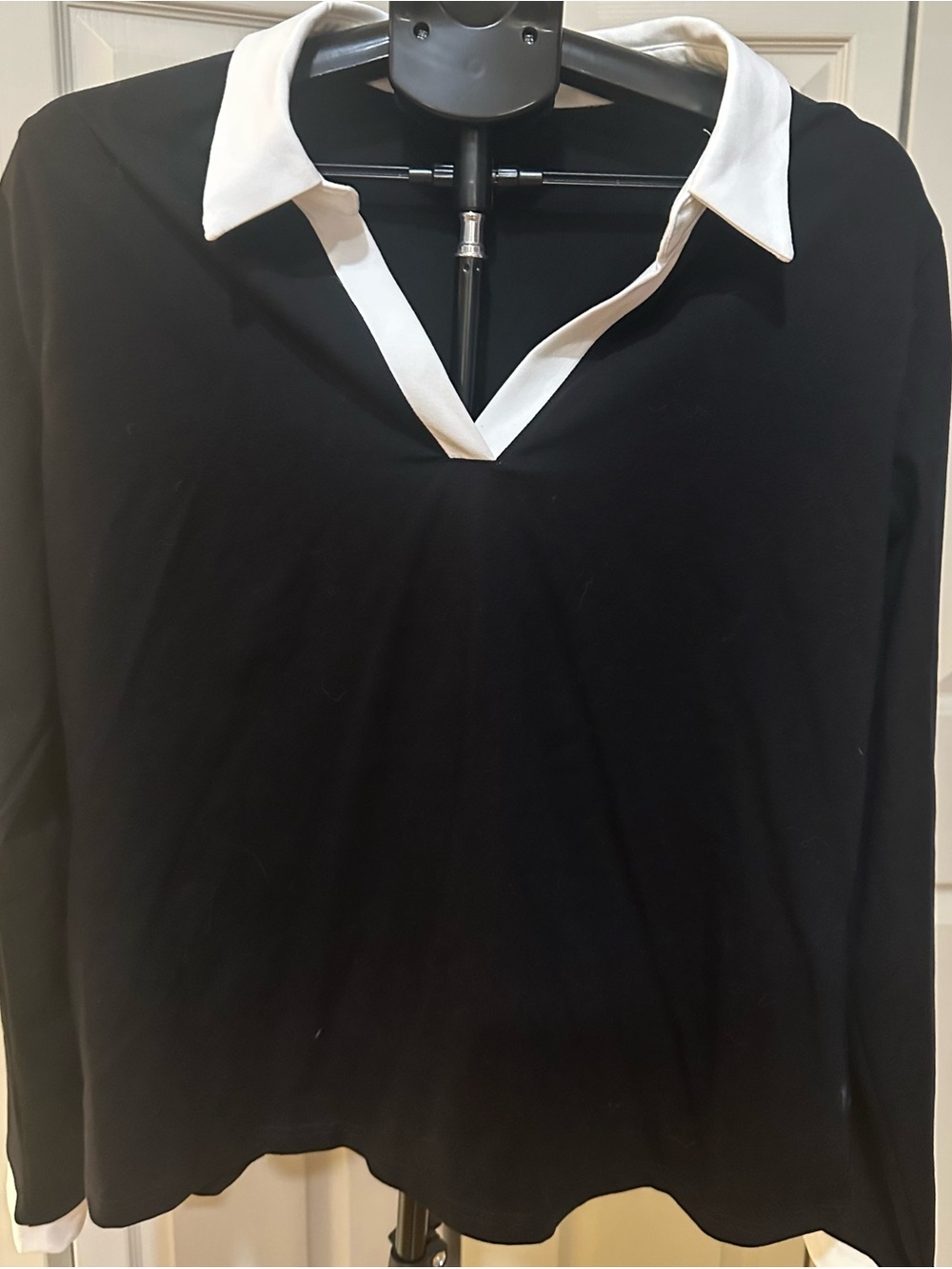 Black Long-Sleeve V-Neck Top with White Collar and Cuffs